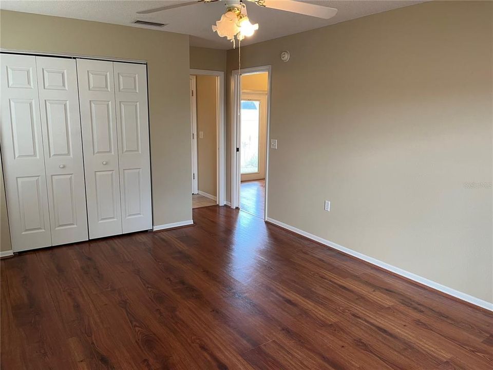 For Sale: $187,500 (2 beds, 2 baths, 925 Square Feet)