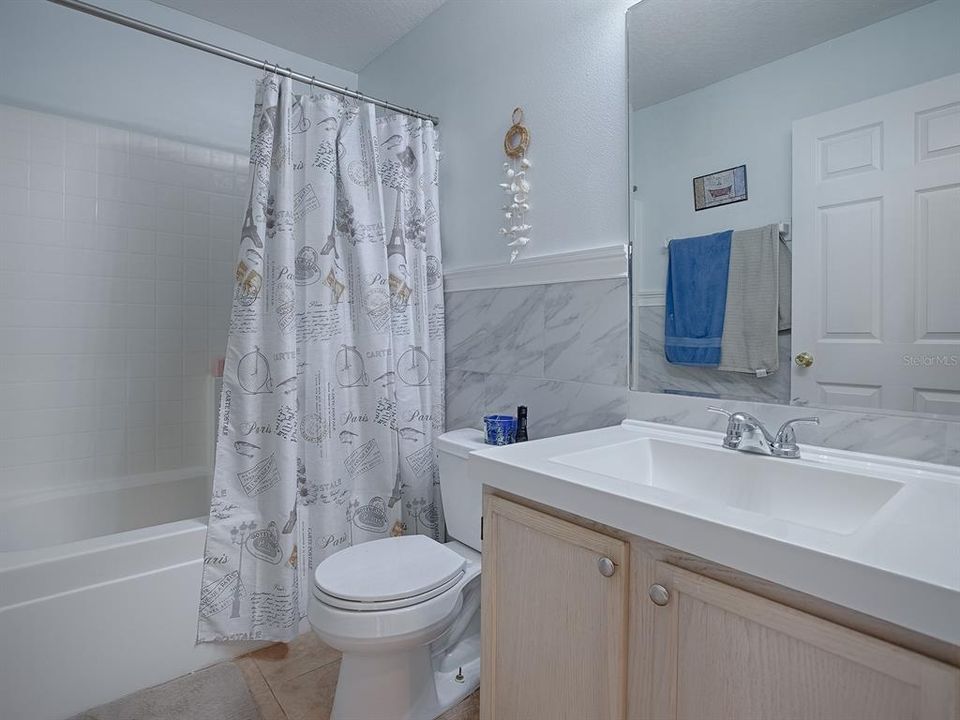 For Sale: $387,000 (5 beds, 2 baths, 1670 Square Feet)