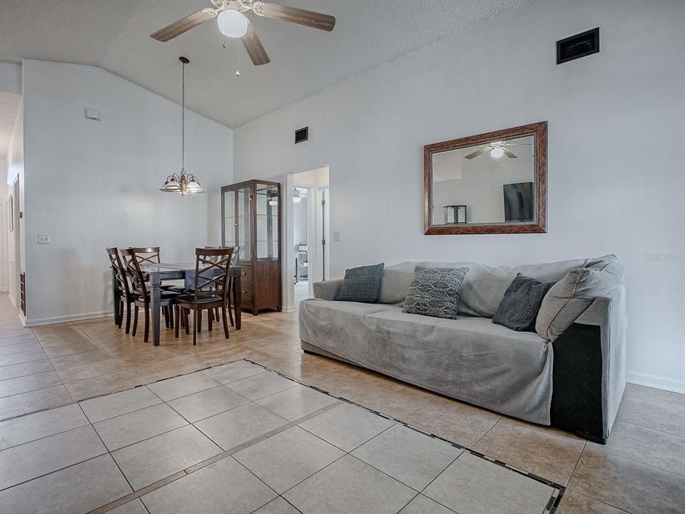 For Sale: $387,000 (5 beds, 2 baths, 1670 Square Feet)