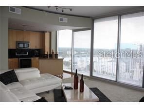 For Rent: $1,695 (1 beds, 1 baths, 857 Square Feet)