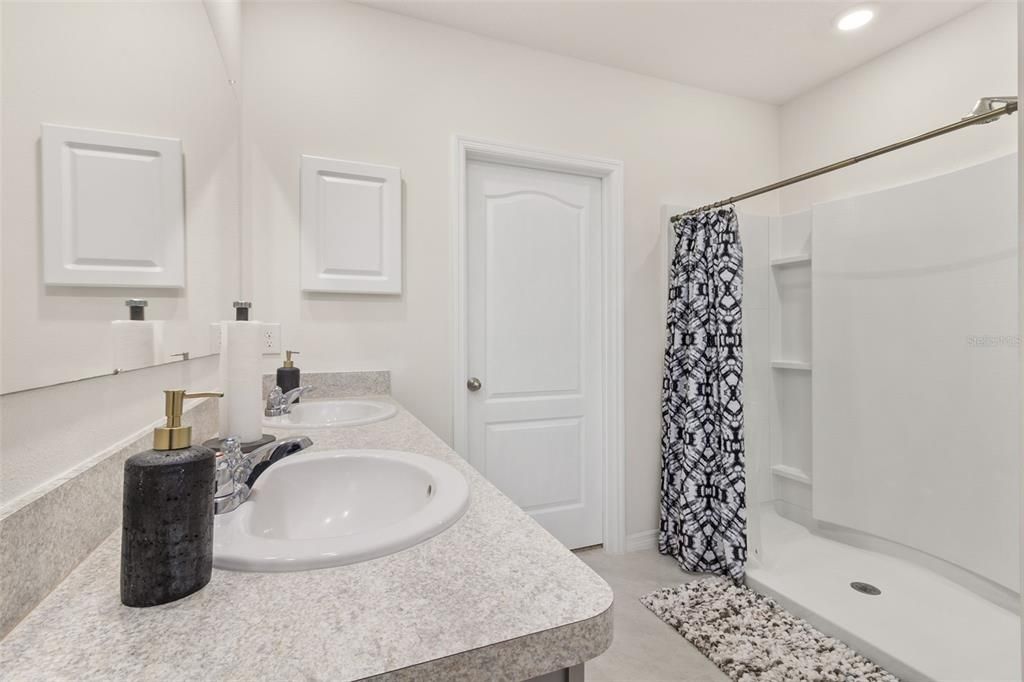 Owner's En-suite Bathroom with Standup Shower