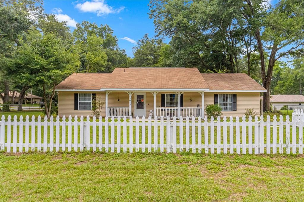 Active With Contract: $304,000 (3 beds, 2 baths, 1738 Square Feet)