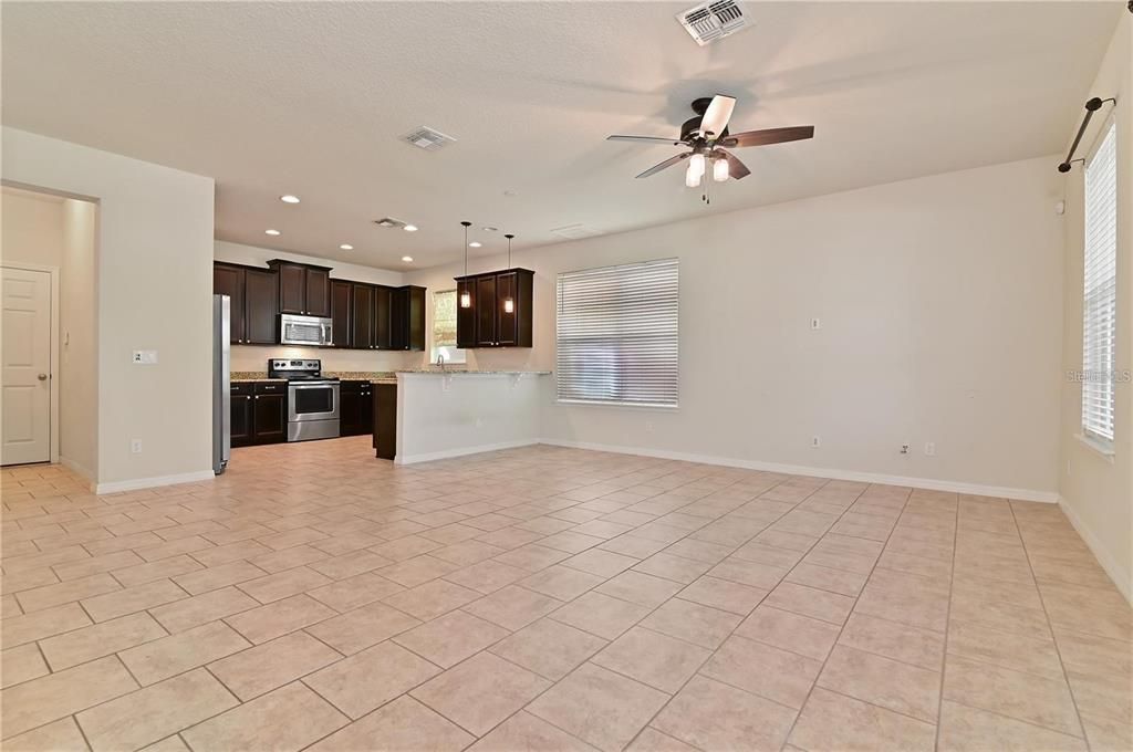 For Rent: $2,595 (3 beds, 2 baths, 1794 Square Feet)