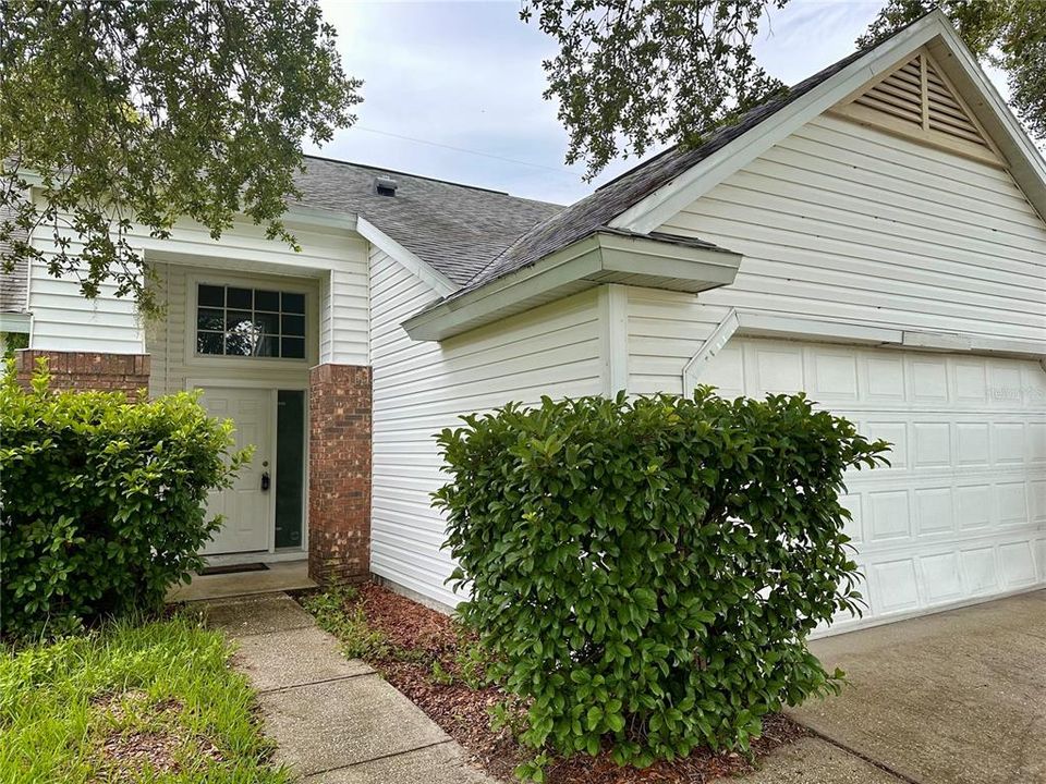 For Rent: $2,099 (3 beds, 2 baths, 1316 Square Feet)
