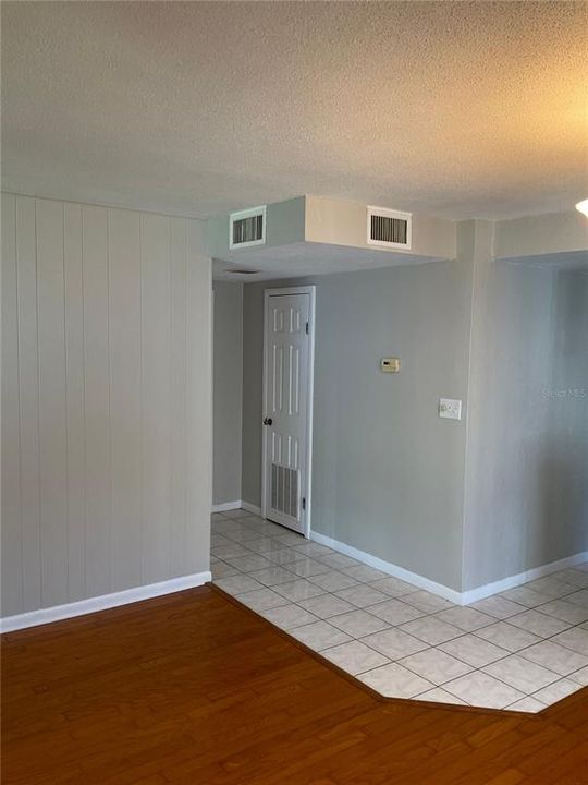 For Rent: $1,300 (2 beds, 2 baths, 874 Square Feet)