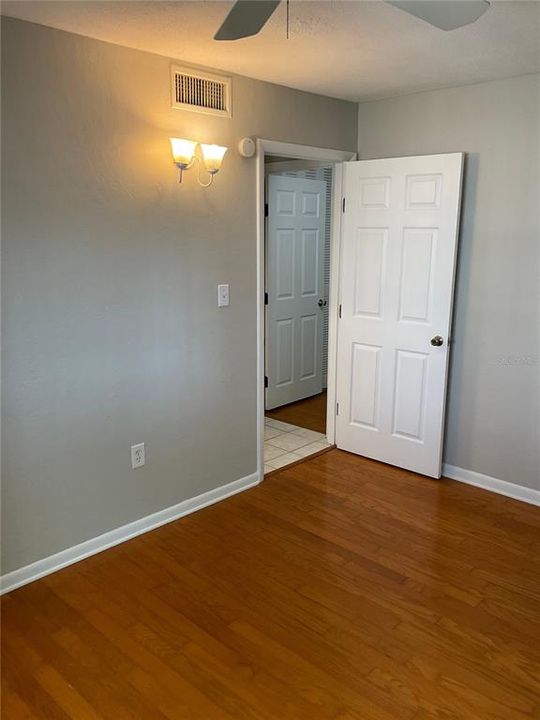 For Rent: $1,300 (2 beds, 2 baths, 874 Square Feet)