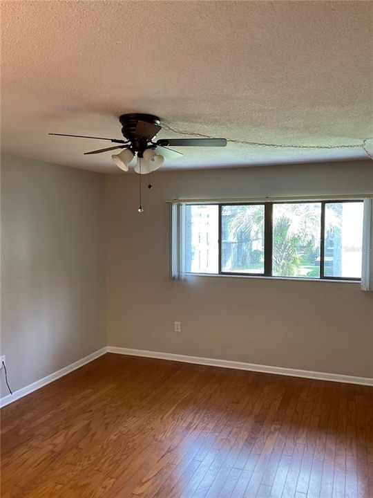 For Rent: $1,300 (2 beds, 2 baths, 874 Square Feet)