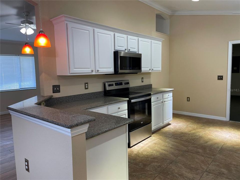 For Sale: $279,700 (2 beds, 2 baths, 1628 Square Feet)
