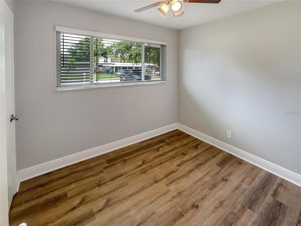 For Sale: $335,000 (3 beds, 1 baths, 864 Square Feet)