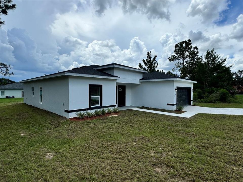 For Sale: $319,000 (4 beds, 2 baths, 1833 Square Feet)