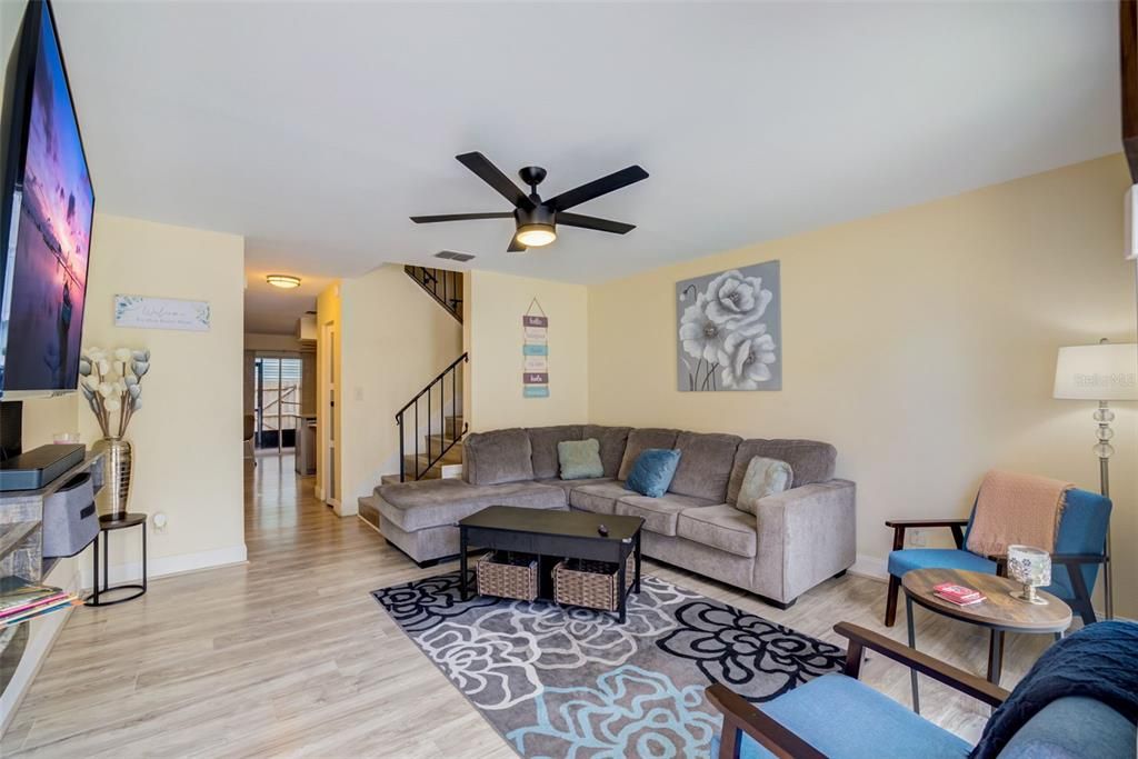 For Sale: $239,500 (2 beds, 2 baths, 1170 Square Feet)