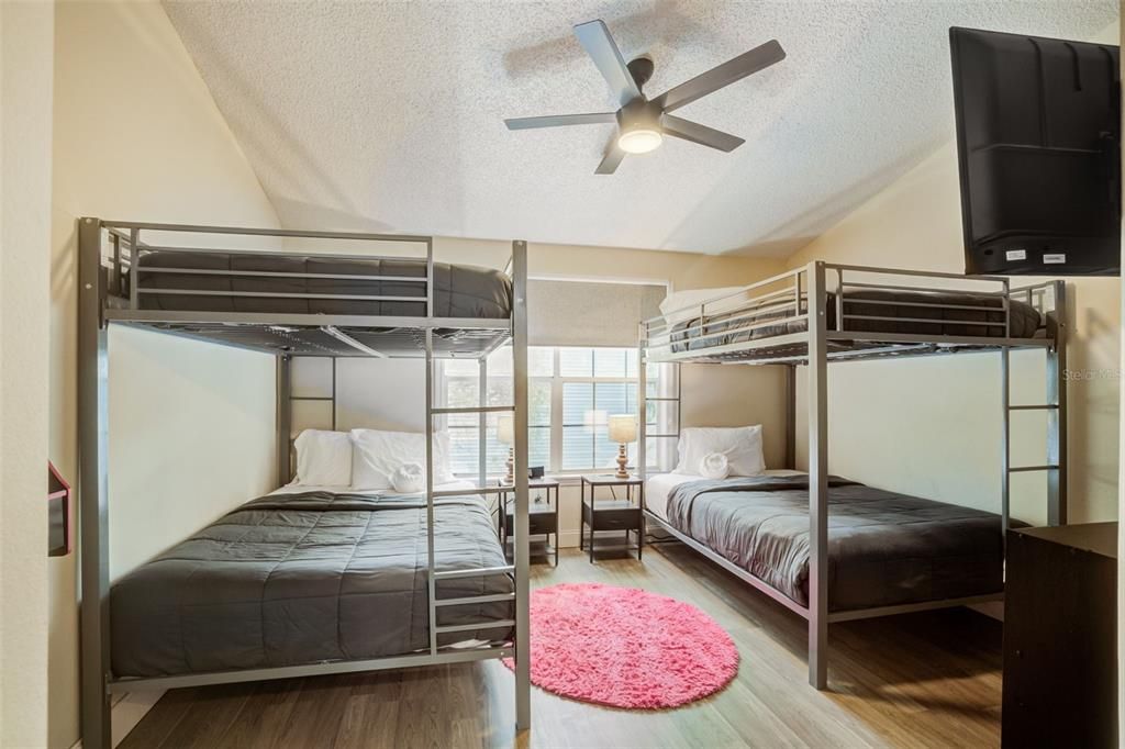 For Sale: $239,500 (2 beds, 2 baths, 1170 Square Feet)