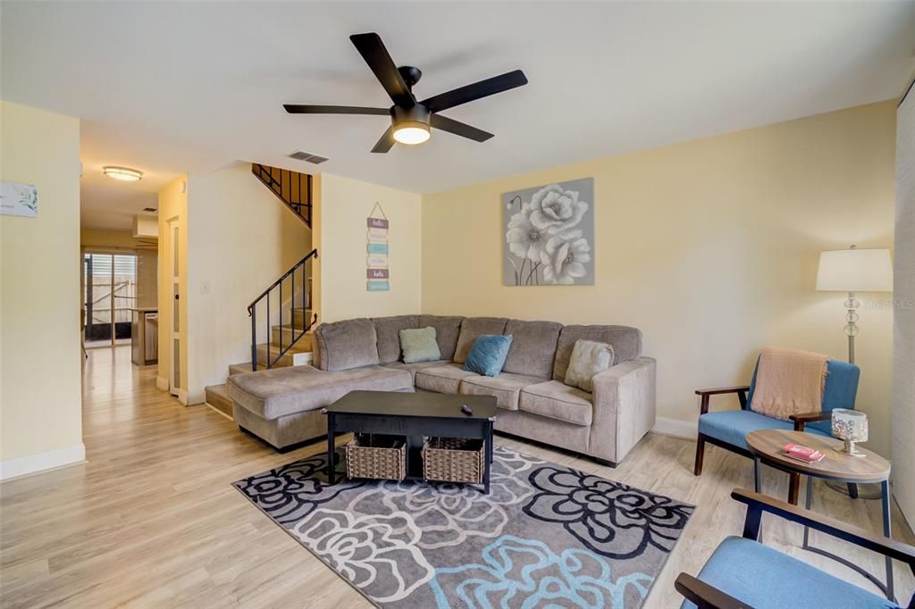 For Sale: $239,500 (2 beds, 2 baths, 1170 Square Feet)