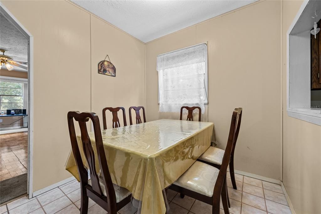 For Sale: $259,900 (3 beds, 2 baths, 1344 Square Feet)