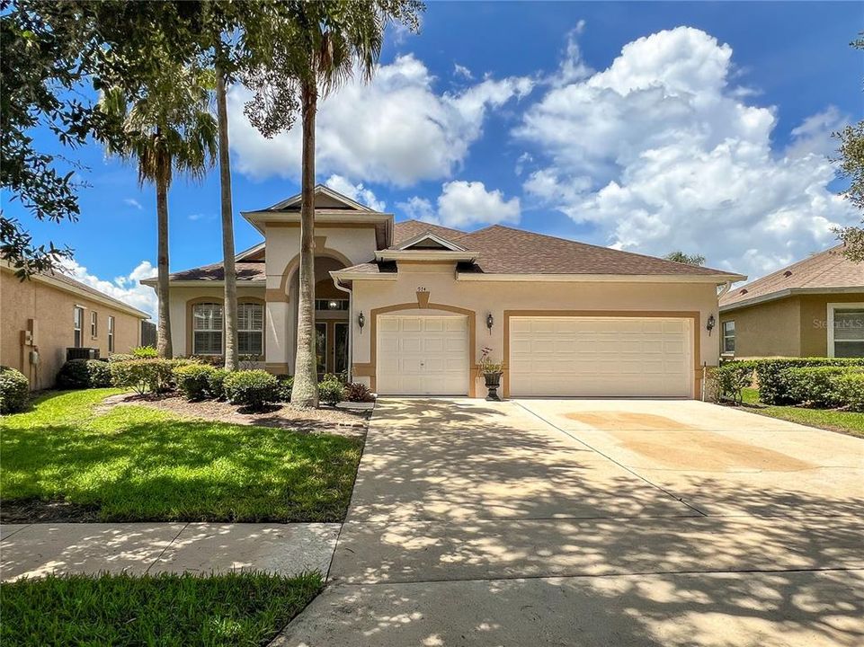 Active With Contract: $3,400 (4 beds, 3 baths, 2222 Square Feet)