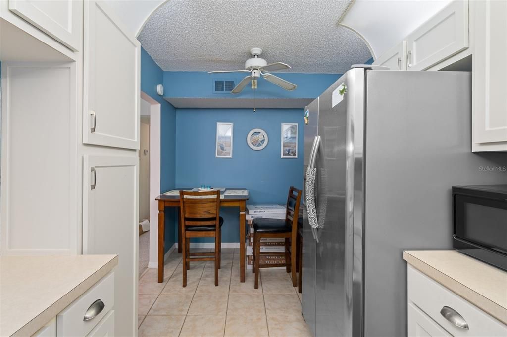 For Sale: $155,000 (2 beds, 2 baths, 1035 Square Feet)