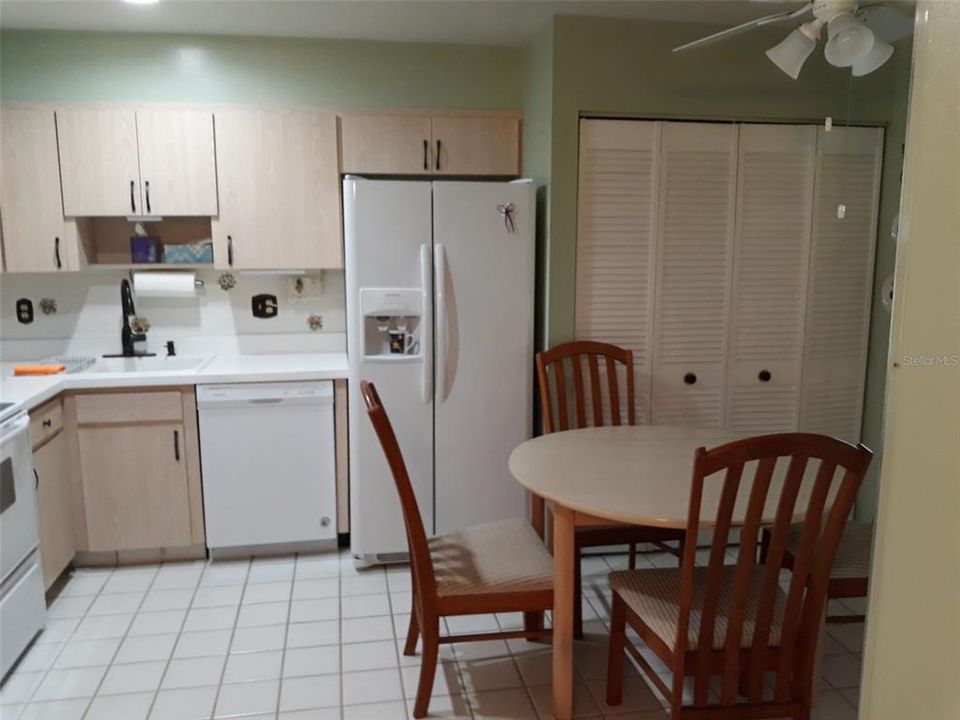 For Rent: $2,200 (2 beds, 1 baths, 1015 Square Feet)