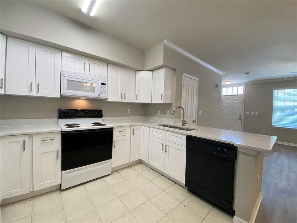 For Rent: $2,395 (2 beds, 2 baths, 1188 Square Feet)