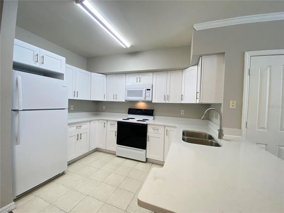 For Rent: $2,395 (2 beds, 2 baths, 1188 Square Feet)