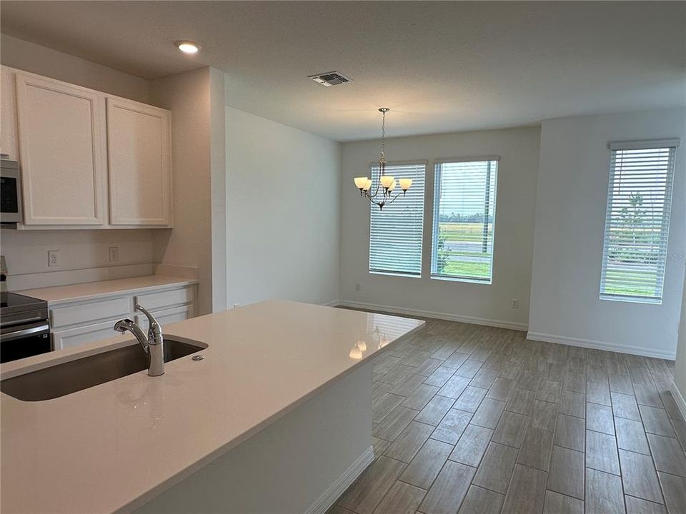 For Rent: $2,425 (3 beds, 2 baths, 1743 Square Feet)