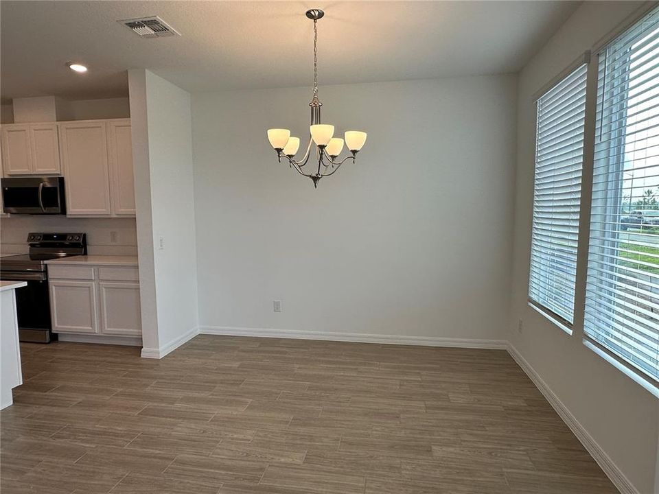 For Rent: $2,425 (3 beds, 2 baths, 1743 Square Feet)