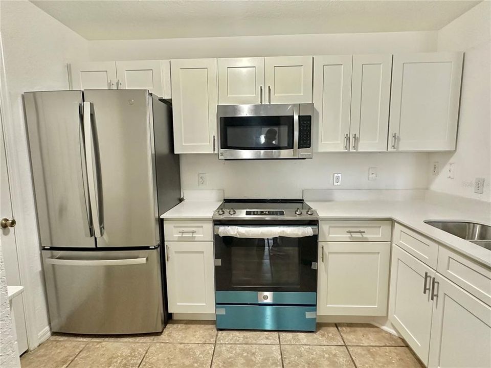 For Sale: $204,500 (2 beds, 2 baths, 1062 Square Feet)