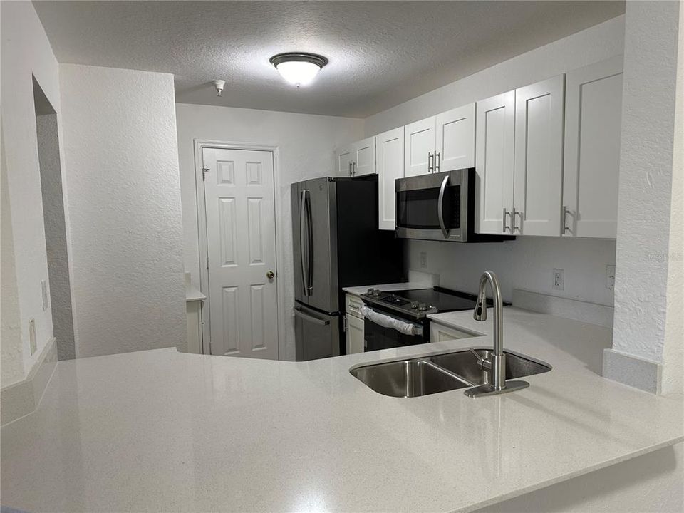 For Sale: $204,500 (2 beds, 2 baths, 1062 Square Feet)