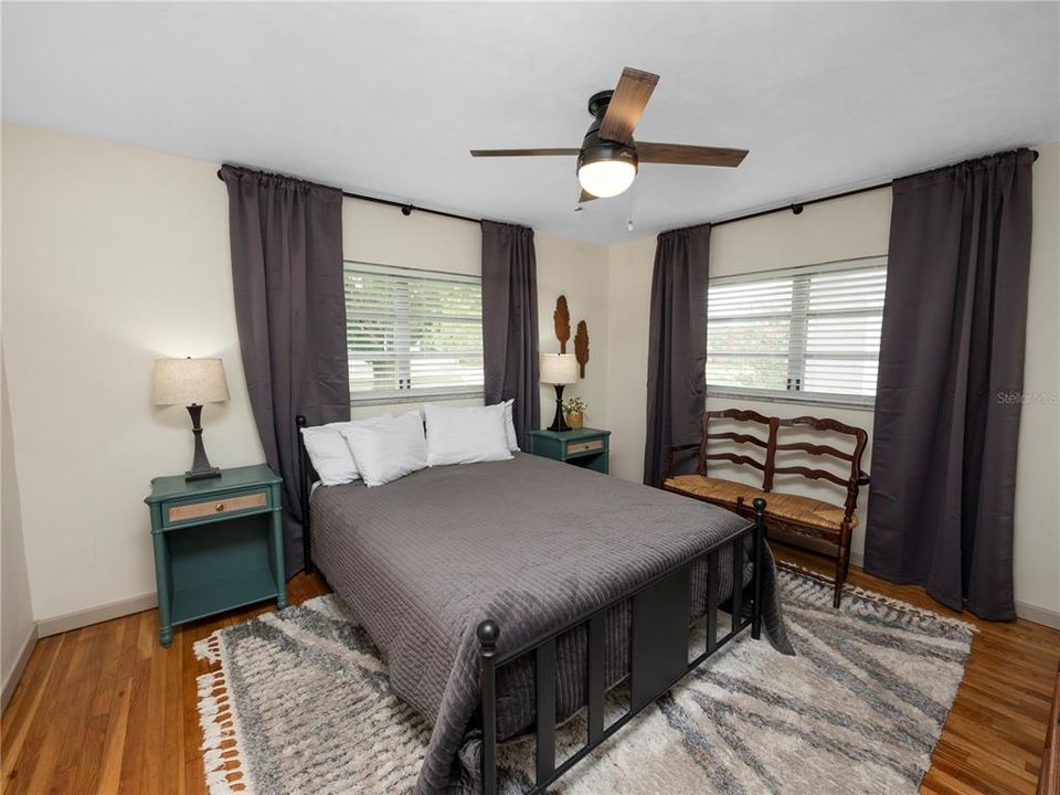 For Sale: $379,900 (2 beds, 2 baths, 1256 Square Feet)