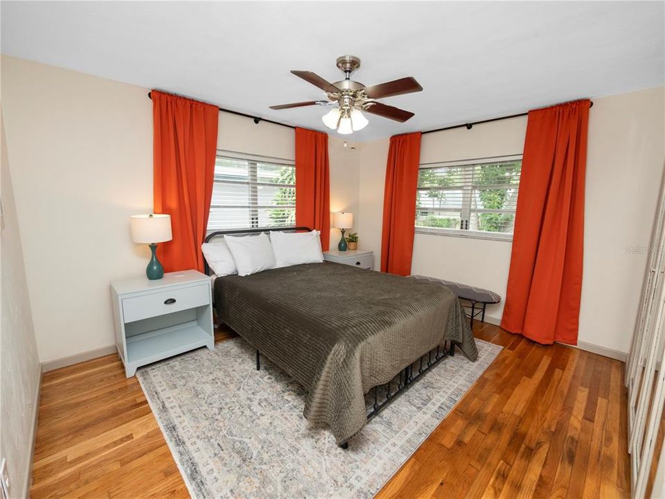 For Sale: $379,900 (2 beds, 2 baths, 1256 Square Feet)