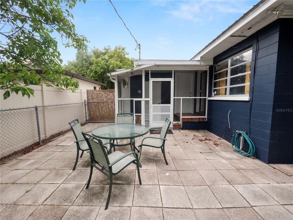For Sale: $379,900 (2 beds, 2 baths, 1256 Square Feet)
