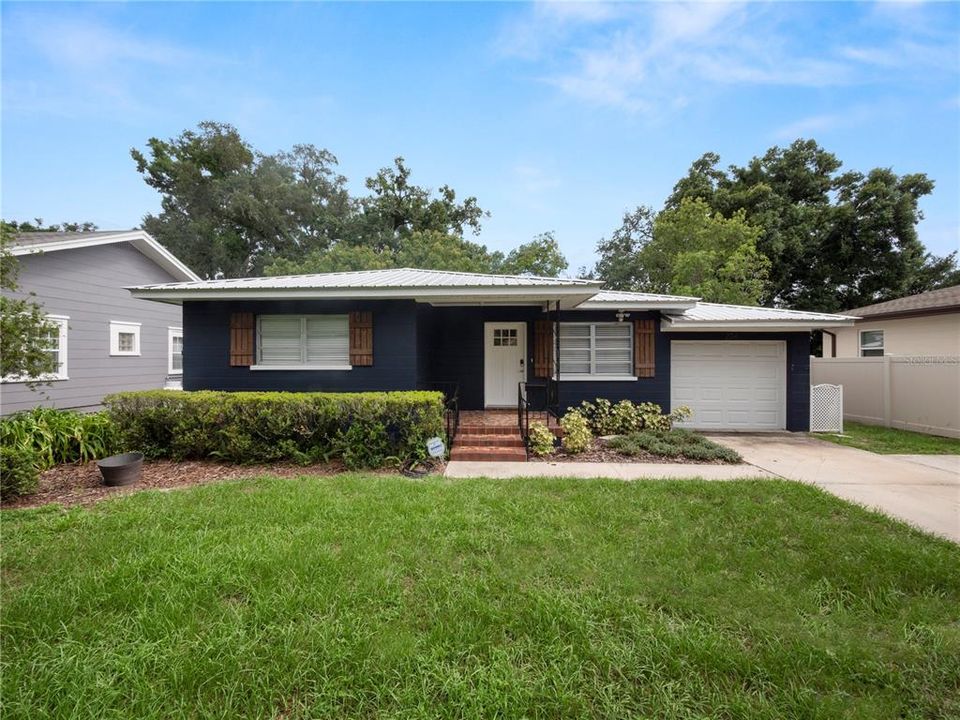 For Sale: $379,900 (2 beds, 2 baths, 1256 Square Feet)