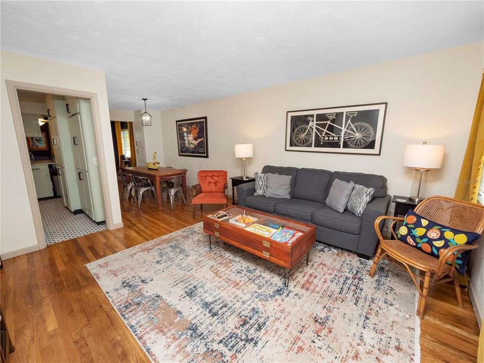 For Sale: $379,900 (2 beds, 2 baths, 1256 Square Feet)