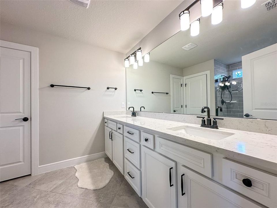 For Rent: $3,499 (4 beds, 2 baths, 2386 Square Feet)