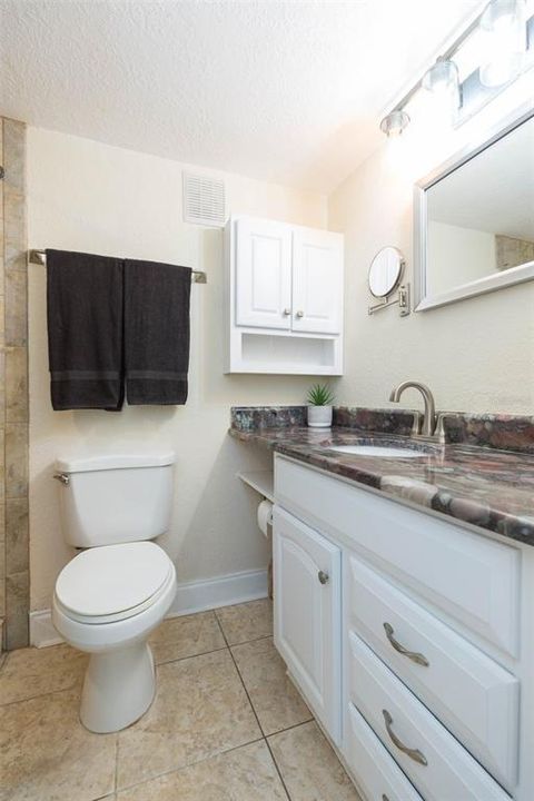 For Sale: $535,000 (2 beds, 2 baths, 1090 Square Feet)