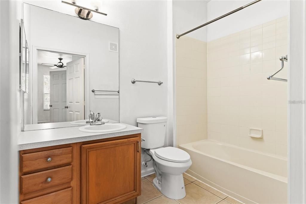 В аренду: $2,100 (3 спален, 2 ванн, 1408 Квадратных фут)