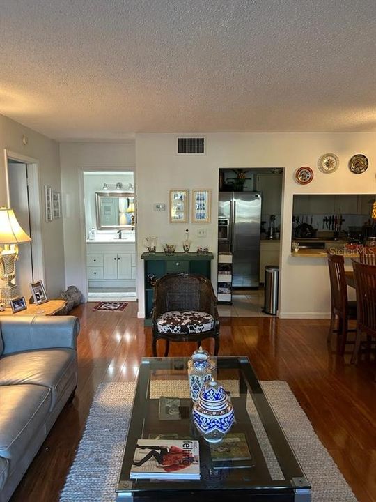 For Rent: $1,600 (1 beds, 1 baths, 763 Square Feet)