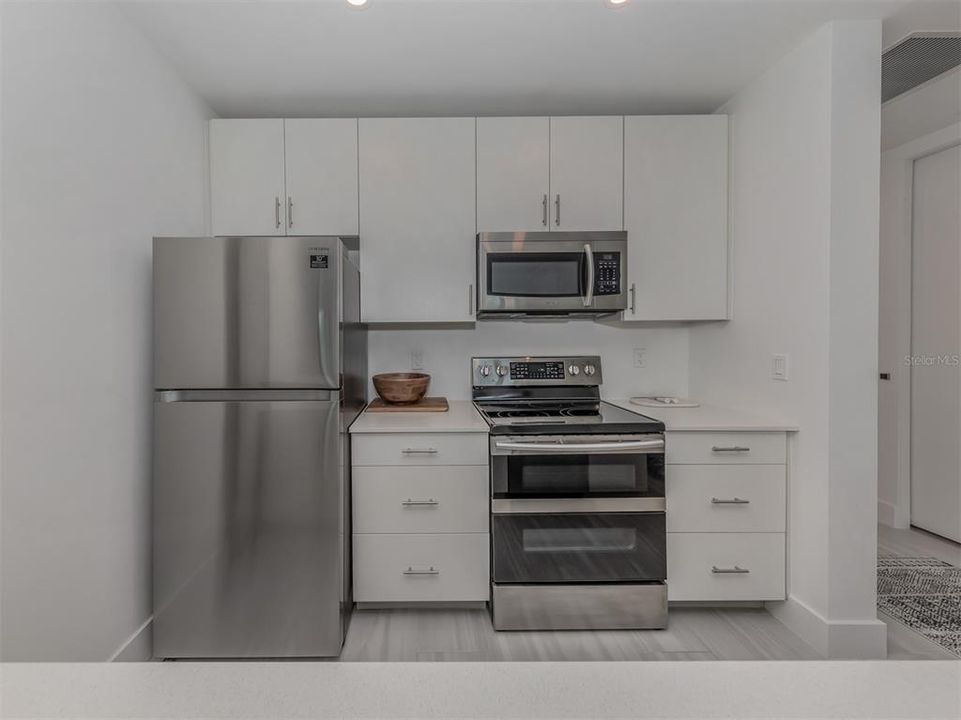 For Sale: $1,126,999 (1 beds, 1 baths, 992 Square Feet)