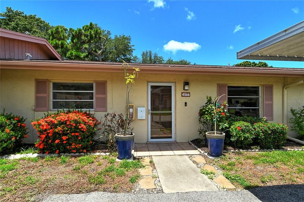 For Sale: $187,000 (2 beds, 2 baths, 1258 Square Feet)