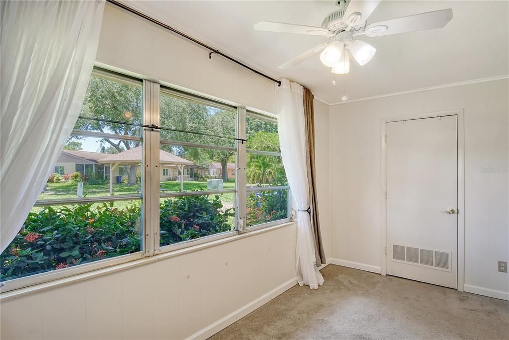 For Sale: $187,000 (2 beds, 2 baths, 1258 Square Feet)