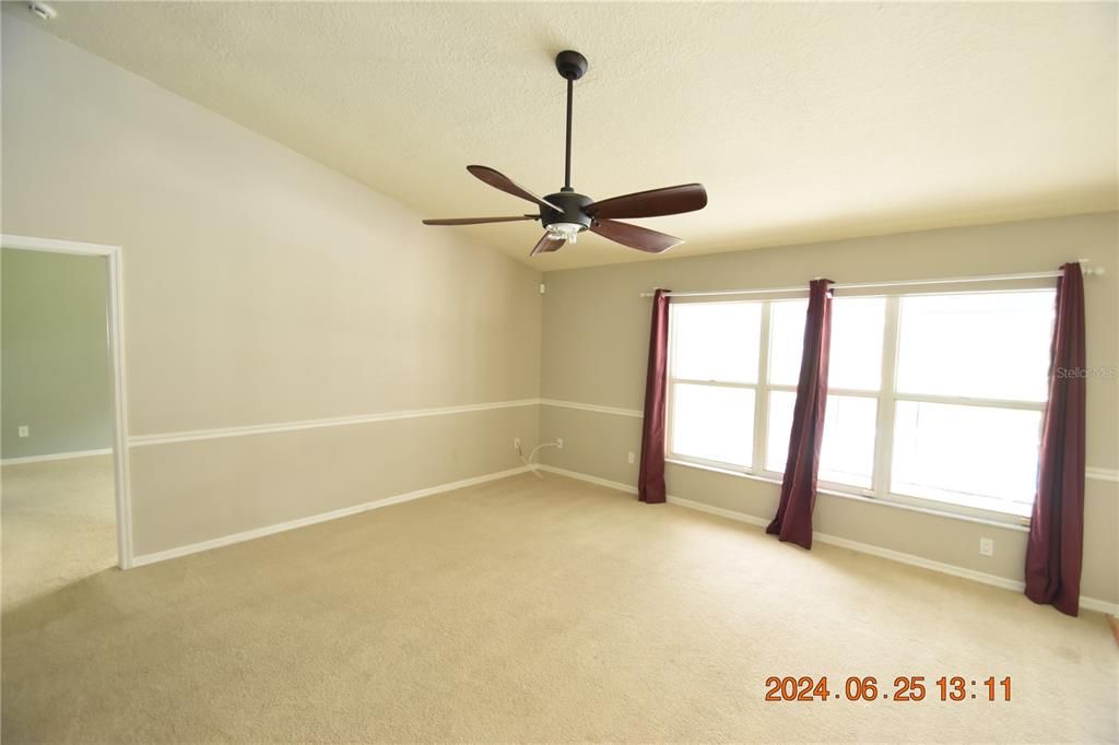 For Rent: $2,950 (4 beds, 2 baths, 2380 Square Feet)