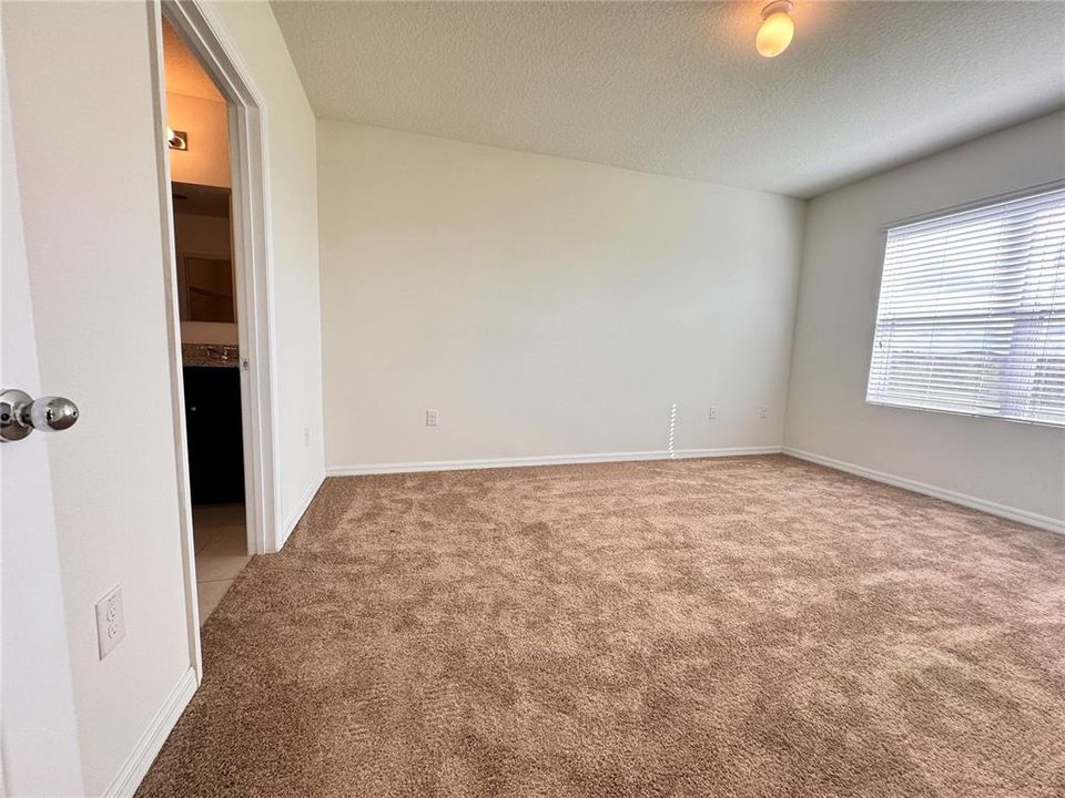For Rent: $2,200 (4 beds, 2 baths, 1867 Square Feet)
