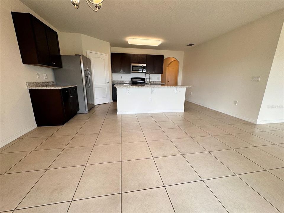 For Rent: $2,200 (4 beds, 2 baths, 1867 Square Feet)