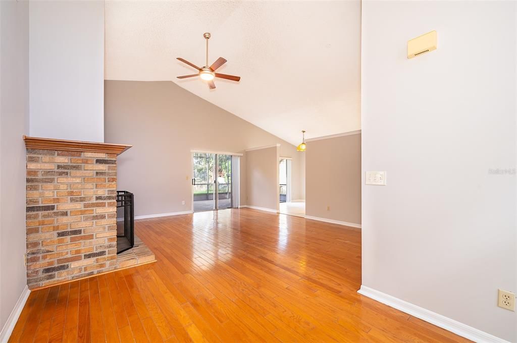 Foyer/Living Room