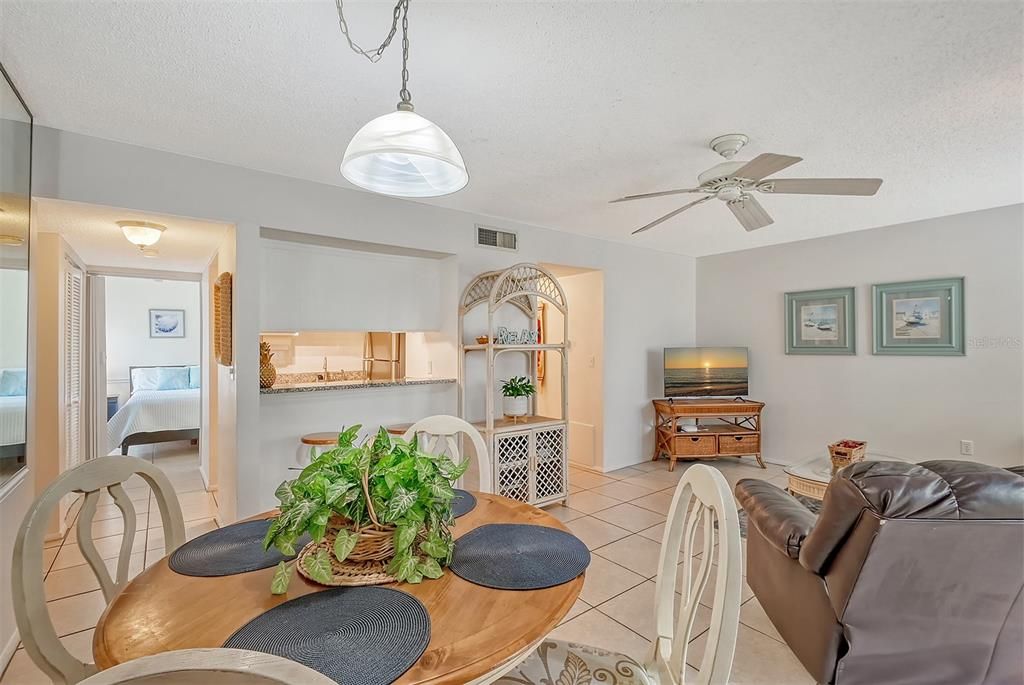 For Sale: $469,000 (1 beds, 1 baths, 690 Square Feet)