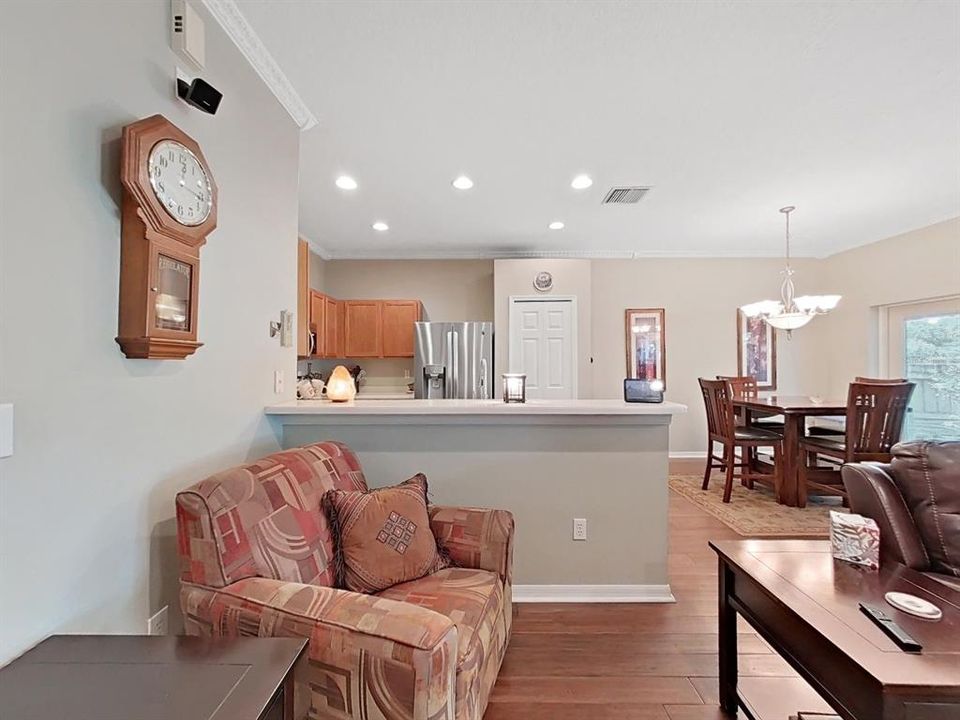 For Sale: $345,000 (3 beds, 2 baths, 1449 Square Feet)