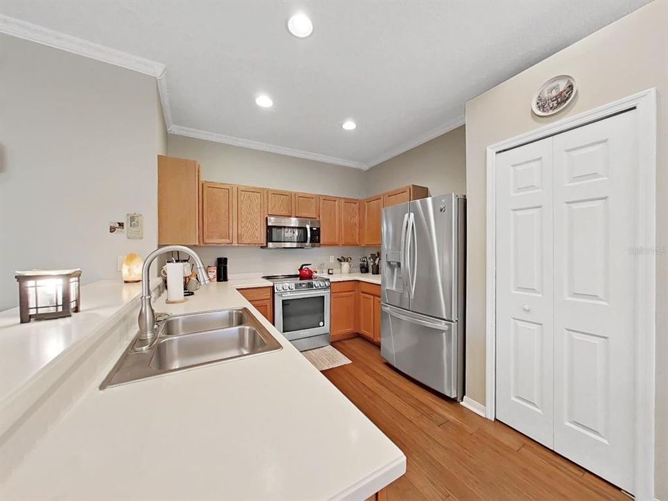 For Sale: $345,000 (3 beds, 2 baths, 1449 Square Feet)