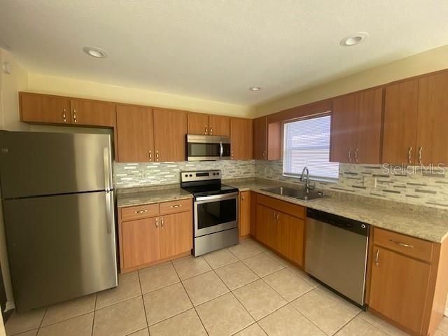 For Rent: $1,995 (3 beds, 2 baths, 1338 Square Feet)