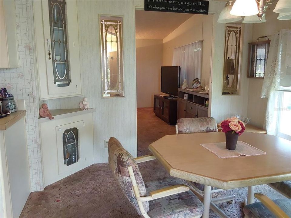 For Sale: $150,000 (2 beds, 2 baths, 936 Square Feet)