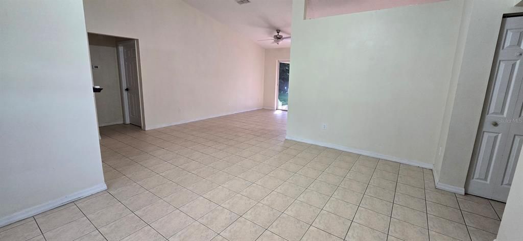 For Rent: $1,500 (3 beds, 2 baths, 1432 Square Feet)