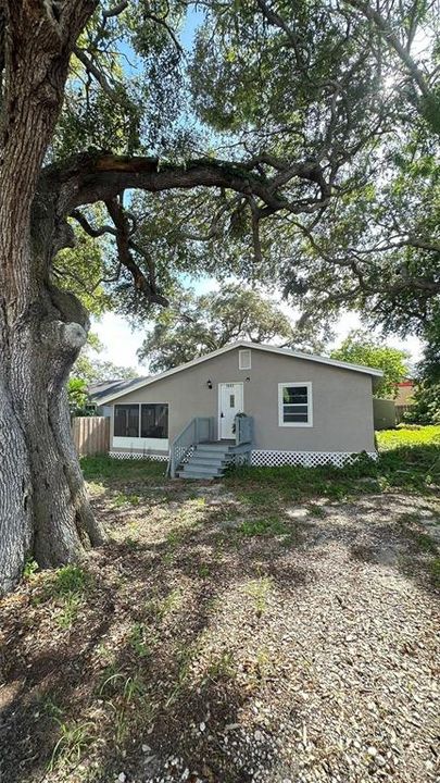 For Sale: $375,000 (3 beds, 2 baths, 1174 Square Feet)